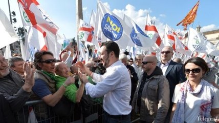В Риме проходит массовая манифестация за отставку премьер-министра