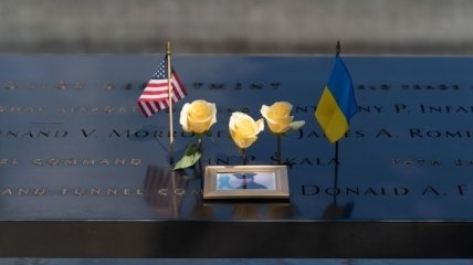 Зеленский в Нью-Йорке возложил венок к Мемориалу 9/11