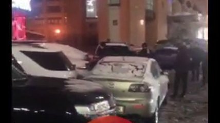 Видео с места ДТП на Печерске в Киеве, где на первом снегу разбились сразу 5 авто