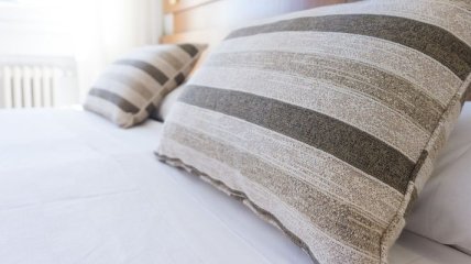 Почему важно периодически менять подушку для сна