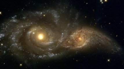 Слились воедино: у далекой галактики Кокон заметили два ядра (Фото)