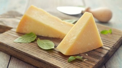 Врачи назвали неожиданную пользу твердого сыра