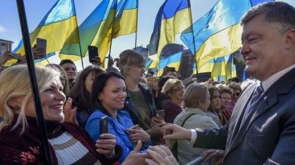 В Киеве состоялась церемония поднятия флага Украины (Фото)