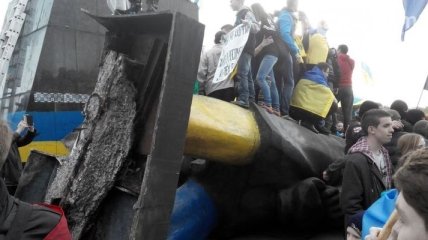 Нардеп прокомментировал снос памятника Ленину в Краматорске