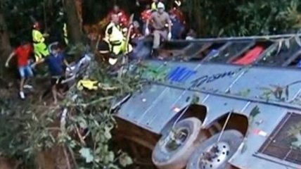 В Бразилии разбился пассажирский автобус: 35 человек пострадали