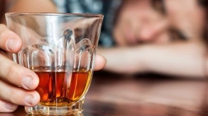 Ученые назвали трудоголизм причиной алкоголизма