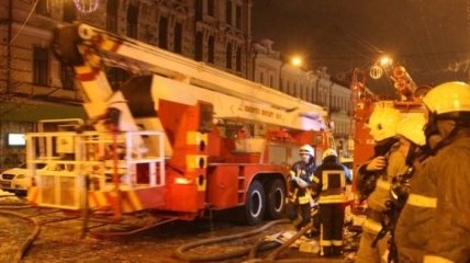 ГСЧС: Пожар в центре Киева удалось локализовать