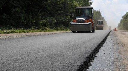 За прошлый год в Украине отремонтировали более 2 тысяч километров дорог