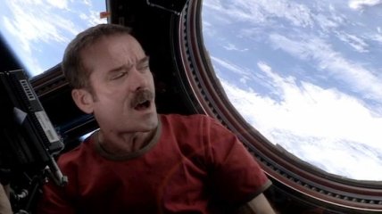 На орбите спели песню Дэвида Боуи "A Space Oddity"