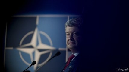 Порошенко призывает к реакции на риск неприглашения Зеленского в НАТО