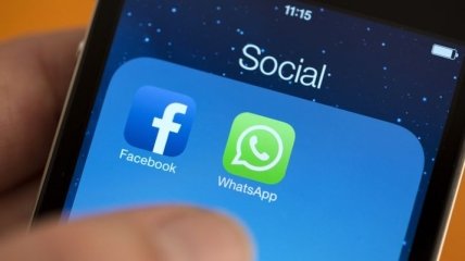 WhatsApp привяжет контакты пользователей Facebook 