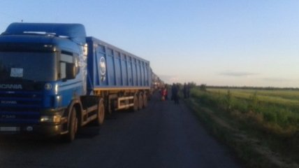 На дорогах Львовщины ограничили движение грузовиков