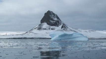 Обнародована карта тающих ледников Антарктиды 