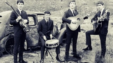 На аукционе в Лондоне не смогли продать гитару Джона Леннона
