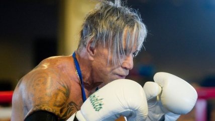 62-летний Микки Рурк планирует вновь выйти на ринг
