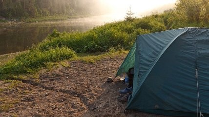 В Херсонской области джип наехал на палатку с туристами, есть погибшие