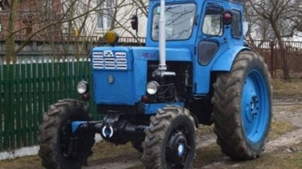 На Львовщине перевернулся трактор: погиб водитель