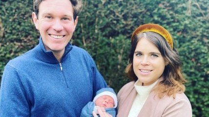 "Наслаждаюсь своим первым Днем матери": принцесса Евгения поделилась новым фото новорожденного сына  