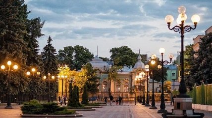 Повышение пенсий, новые права и купюры: чего украинцам ожидать в декабре