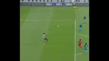 Вратарь пропустил смешной гол уже на 10-й секунде матча (Видео)