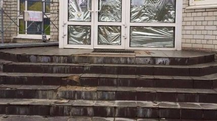 В Киеве обстреляли двери склада волонтерской организации