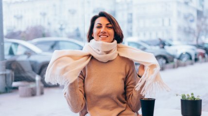 Як модно носити шарф цієї зими