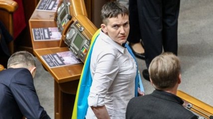 Савченко под ВР Украины оскорбила активистка