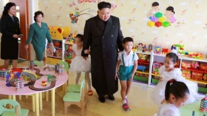 Редкие снимки о жизни современных детей в Северной Корее (Фото)