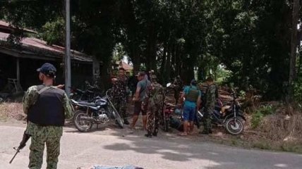 На Филиппинах неизвестные расстреляли колону мотоциклистов: погибло восемь человек