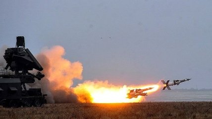 Боевые стрельбы ВСУ: как модернизированной ракетой потопили плавсостав (Видео)