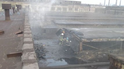 В Мариуполе произошел пожар в цеху "Азовзагальбуд"