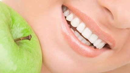 Простые советы, которые избавят от желтизны на зубах 