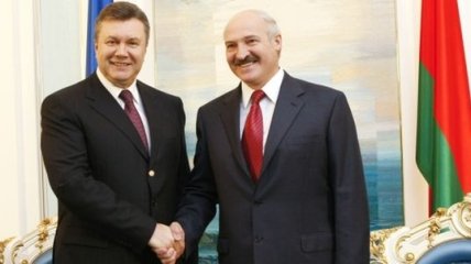 Лукашенко поздравил и поблагодарил Януковича  