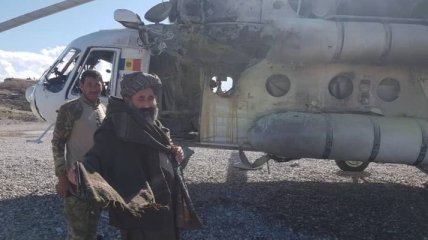 СМИ: В Афганистане талибы сбили вертолет с украинцами на борту
