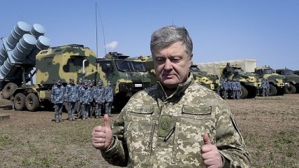 Порошенко призвал Зеленского заботиться об армии