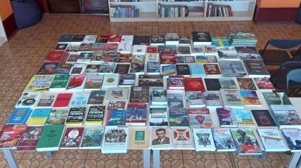 Изъятые россиянами украинские книги