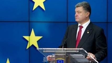 Порошенко соболезнует пострадавшим от теракта в аэропорту Стамбула