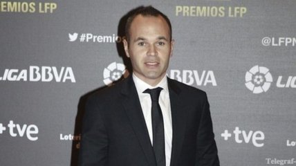 Иньеста продлил контракт с "Барселоной"