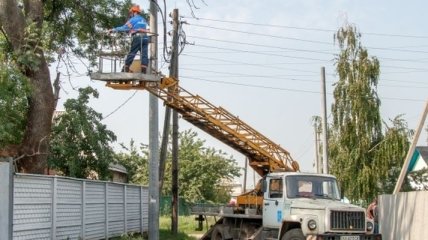 На Донбассе постепенно восстанавливается электроснабжение