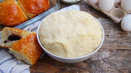 Заварне дріжджове тісто (відео)