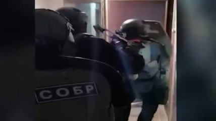 Обвиняют в подготовке взрывов: ФСБ объявила о задержании сторонников "украинских неонацистов" (видео)