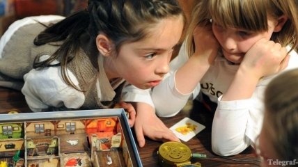Украинских детей будут учить финансовой грамоте