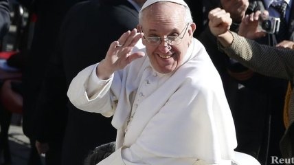 Папа Франциск продолжает удивлять: он заменил трон креслом