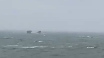 Суховантаж Seamark тоне в порту Новоросійська