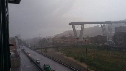 В Италии обрушился автомобильный мост