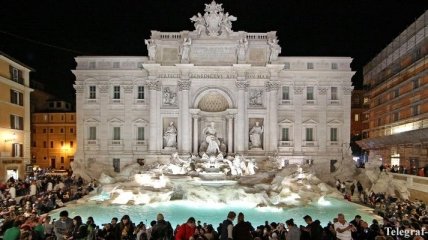 В Риме хотят запретить туристам останавливаться у Треви