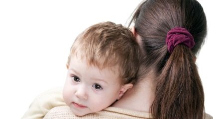 Недостаток материнской любви меняет гены ребенка