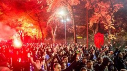 Фанаты Динамо и Аталанты устроили массовые беспорядки на улицах Бергамо (Видео)