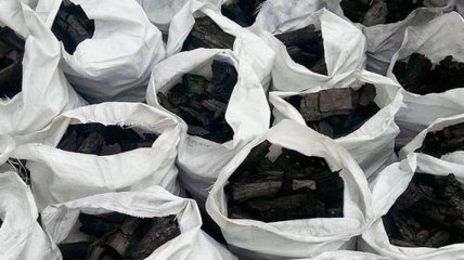 В Сумской области изъяли древесного угля на 3,6 миллиона гривен