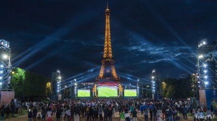 Мэрия Парижа решила подарить миллионному фанату билеты на финал Евро-2016 